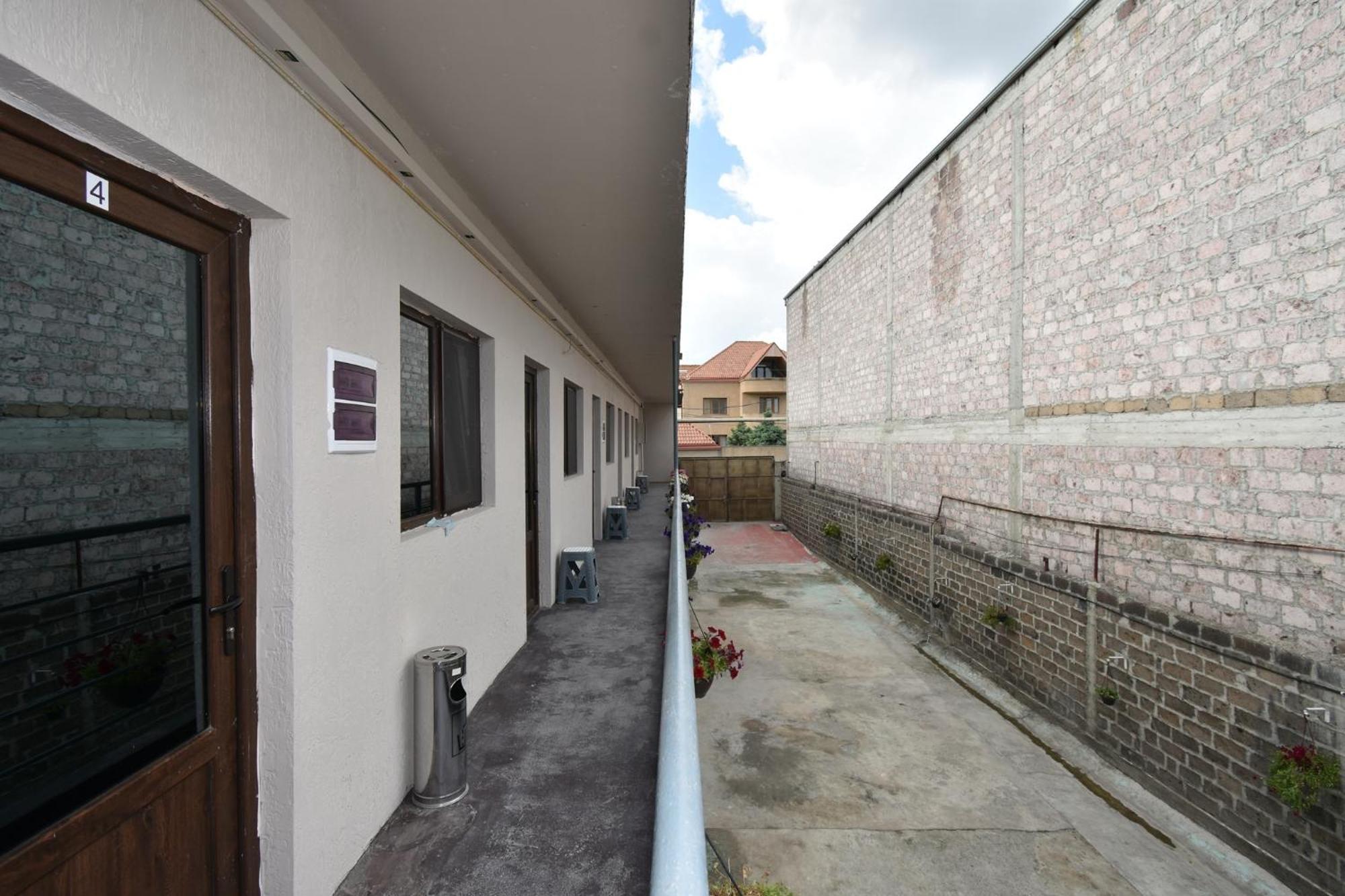Hotel Sirik Armavir Esterno foto